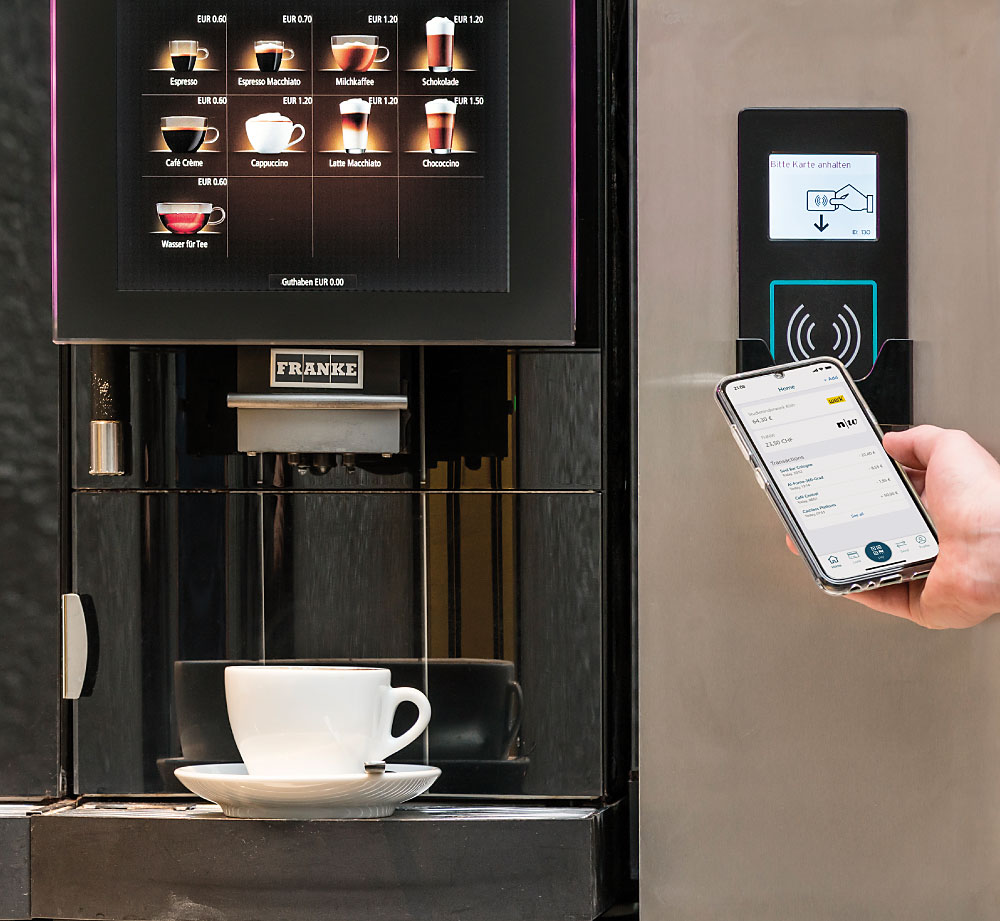Beispielbild für mobiles Bezahlen am Kaffeeautomaten